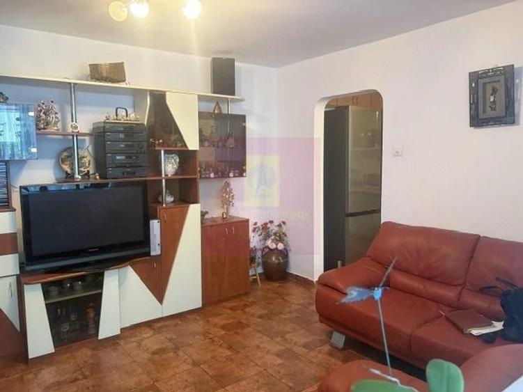 Apartament cu 4 camere semidecomandat în Militari