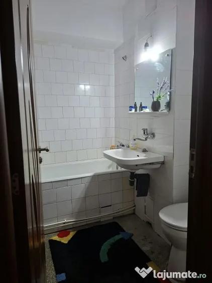 Apartament cu 3 camere semidecomandat în Ultracentral
