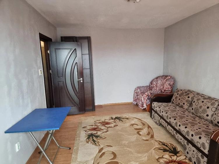 Apartament cu 2 camere decomandat în Casa de Cultură