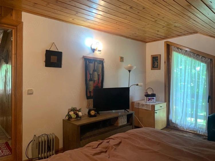 Casă cu 7 camere cu Teren 300 Mp în Lepșa