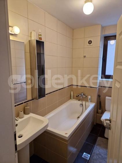 Apartament cu 3 camere semidecomandat, mobilat în Victoriei