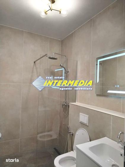 Apartament cu 3 camere decomandat, mobilat în Central