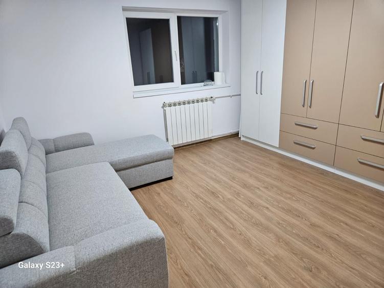 Garsonieră decomandată în Rogerius