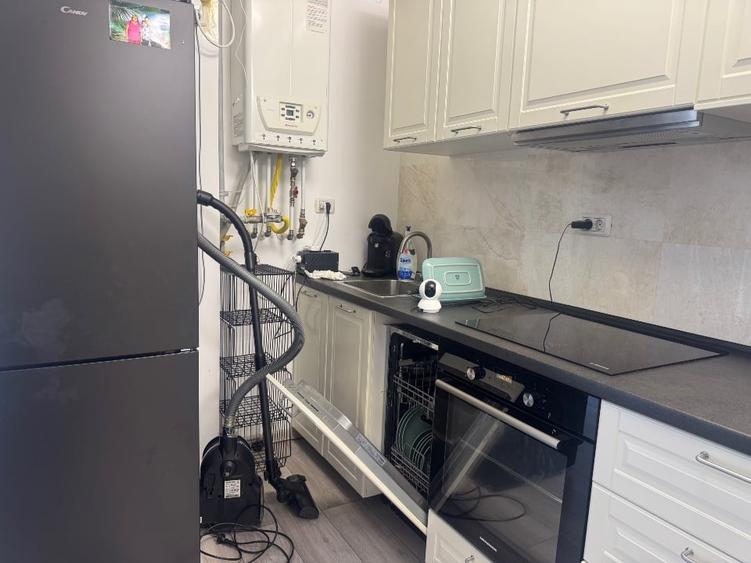 Apartament cu 2 camere semidecomandat, mobilat în Nord