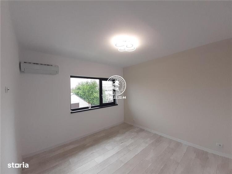 Casă cu 4 camere în Breazu