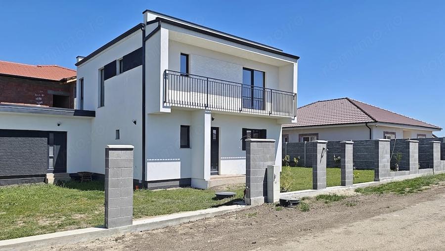 Casă cu 4 camere cu Teren 300 Mp în Central