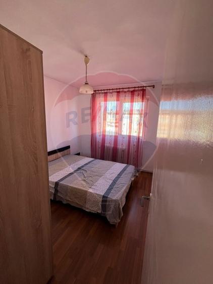 Apartament cu 2 camere semidecomandat, mobilat în Central