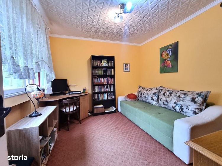 Casă cu 4 camere decomandat în Ogretin