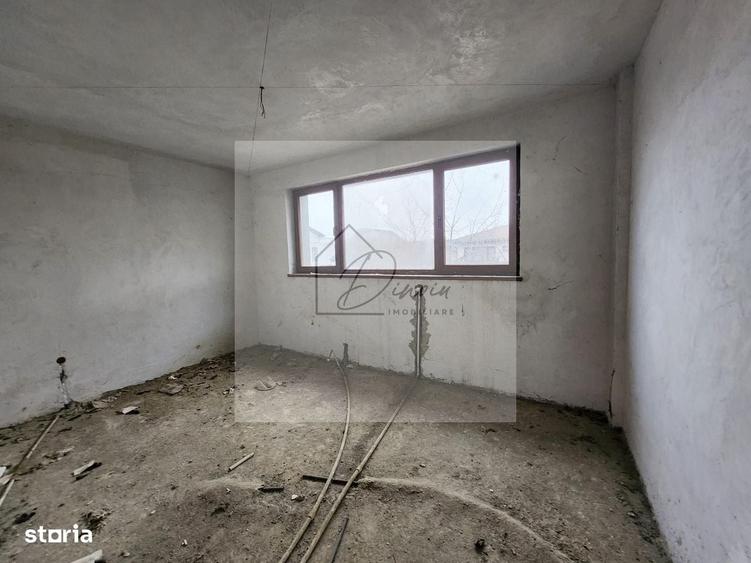 Casă cu 4 camere în Pipera