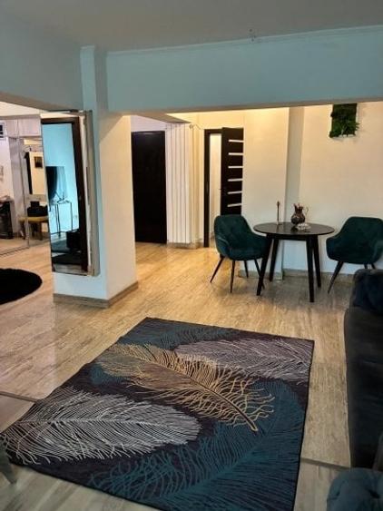 Apartament cu 3 camere decomandat, mobilat în P-ța Unirii