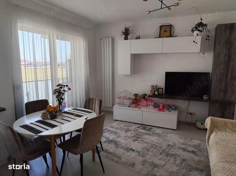 Apartament cu 3 camere, mobilat în Tractorul