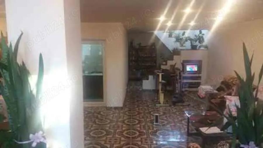 Casă cu 3 camere cu Teren 230 Mp în Central