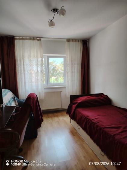 Apartament cu 3 camere decomandat în Bartolomeu