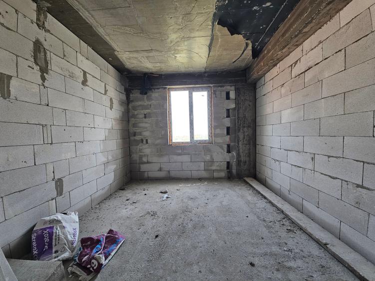 Apartament cu 2 camere decomandat în Kamsas