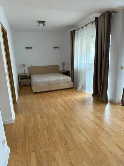 Casă cu 5 camere cu Teren 200 Mp în Central