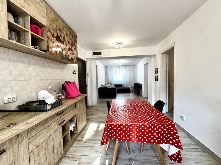 Apartament 4 camere, spațios, in zona Centralǎ- Piața Mǎrǎști - 4