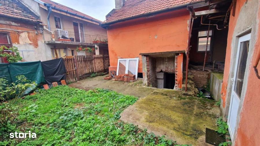 Casă cu 3 camere cu Teren 180 Mp în Eminescu