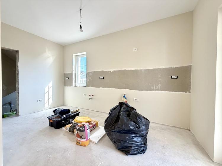 Duplex cu 5 camere cu Canalizare în Dumbrăvița
