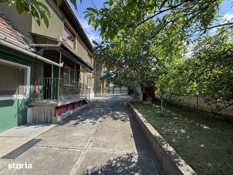 Casă cu 7 camere cu Teren 1026 Mp în Dârlos