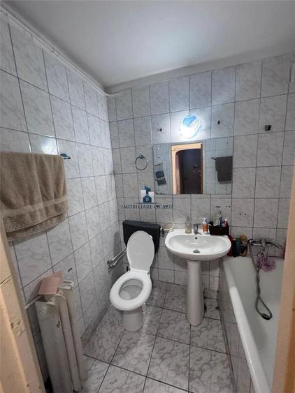 Apartament cu 2 camere decomandat în Berceni