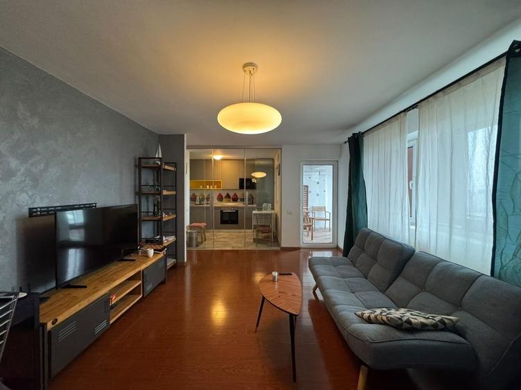 Apartament cu 3 camere decomandat în Jiului