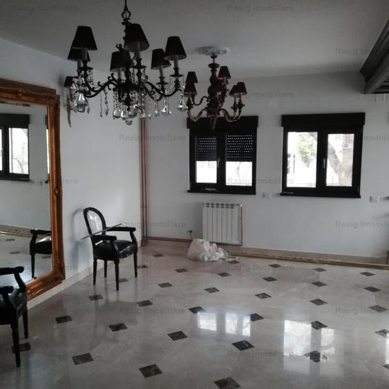 Casă individuală cu 7 camere semidecomandat cu Teren 150 Mp în 1 Mai