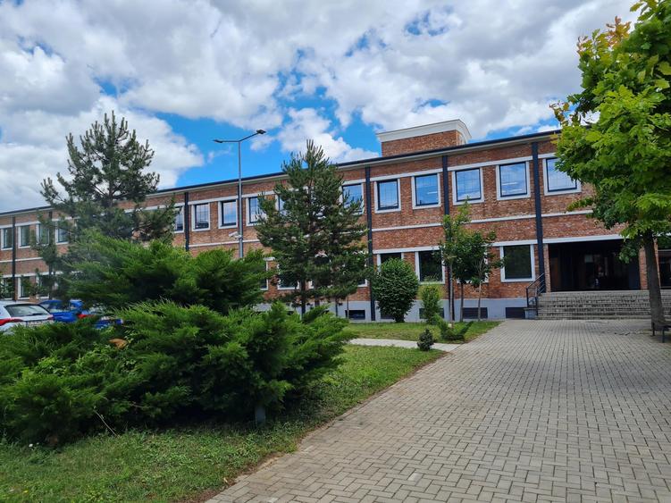 Birou, de 359 mp, în Semicentral