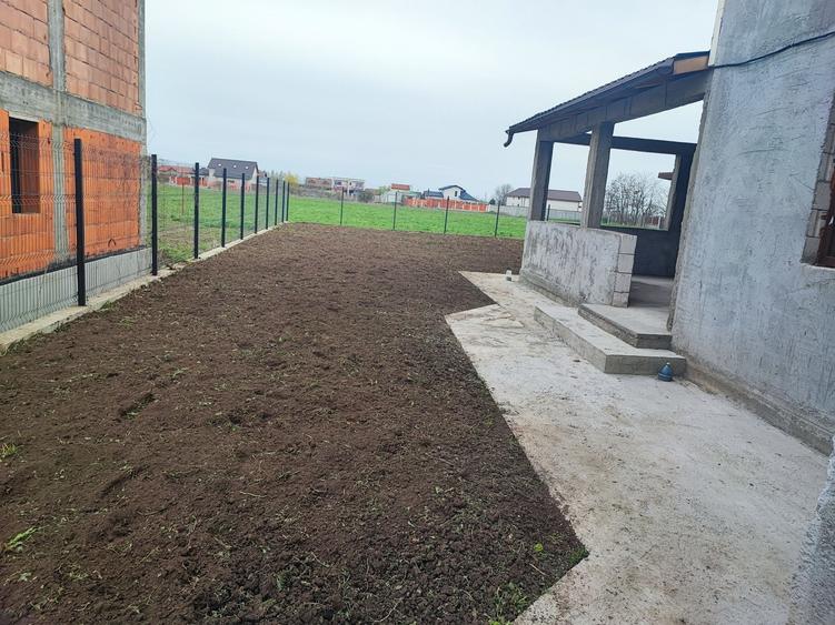 Casă cu 3 camere în Vânători