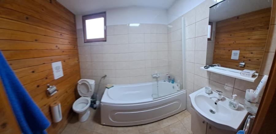 Casă individuală cu 4 camere cu Canalizare în Ilganii de Jos