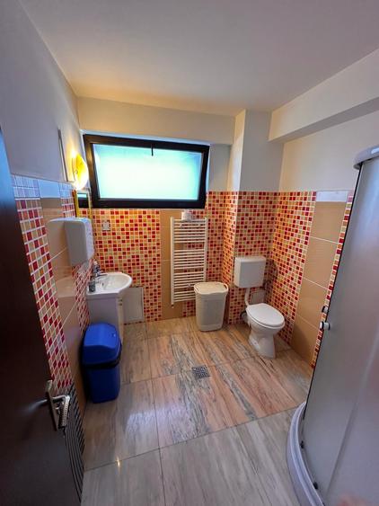 Casă individuală cu 6 camere cu Piscina în Unirii
