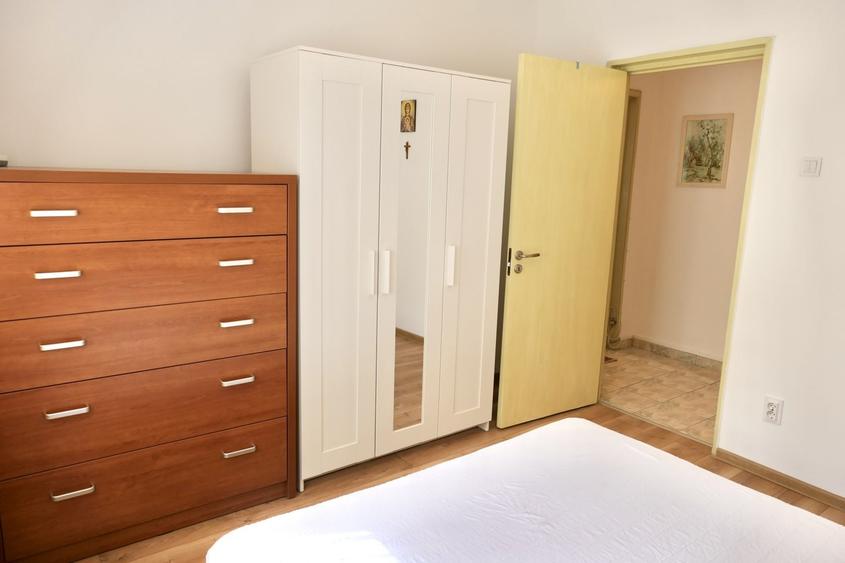 Apartament cu 2 camere decomandat în Basarabia