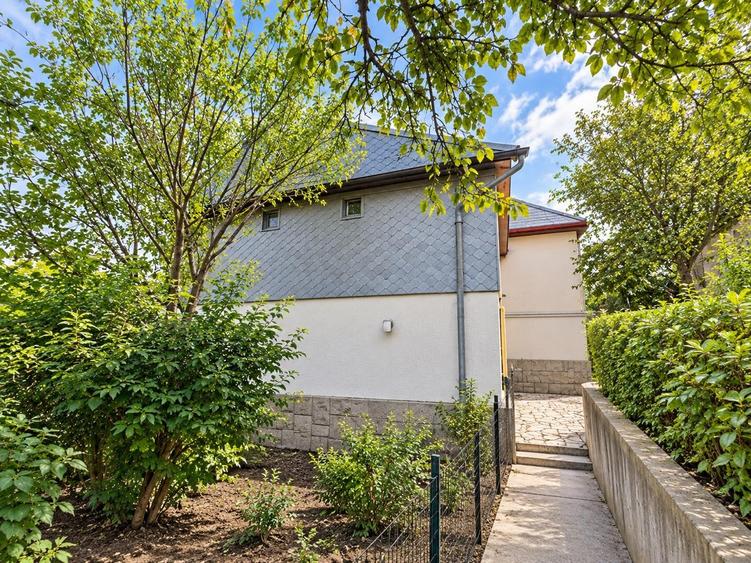 Casă individuală cu 4 camere cu Teren 600 Mp în Copou