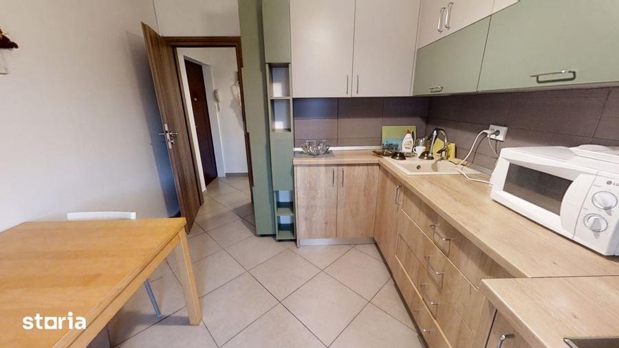 Apartament cu 3 camere în Tei