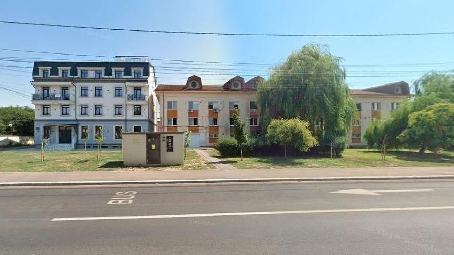 Apartament cu 3 camere semidecomandat în Chercea