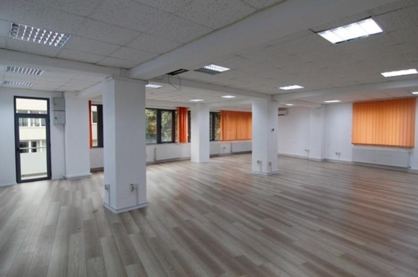 Casă individuală cu 8 camere cu Teren 540 Mp în Cotroceni