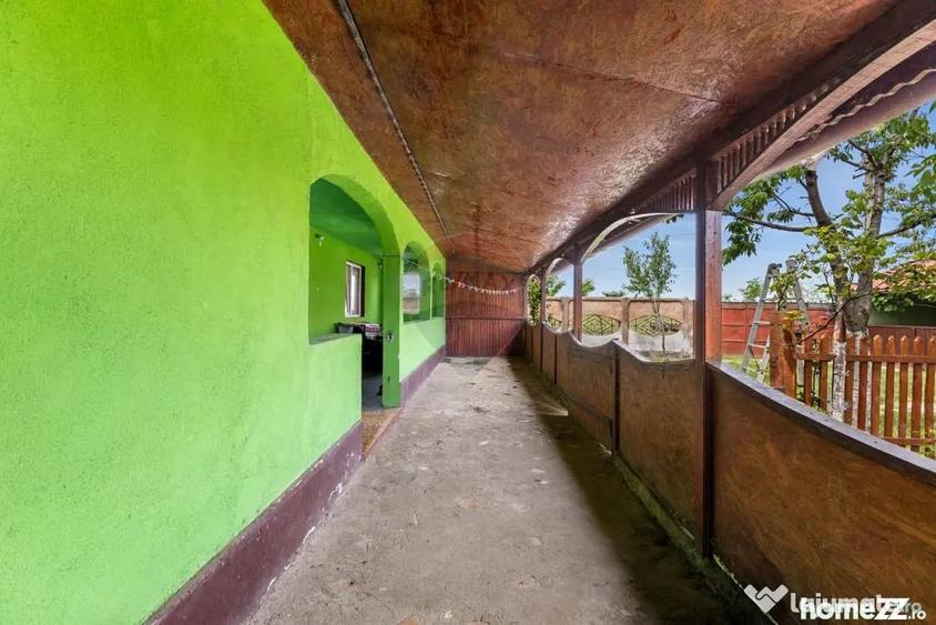 Casă cu 4 camere cu Teren 2422 Mp în Șiria