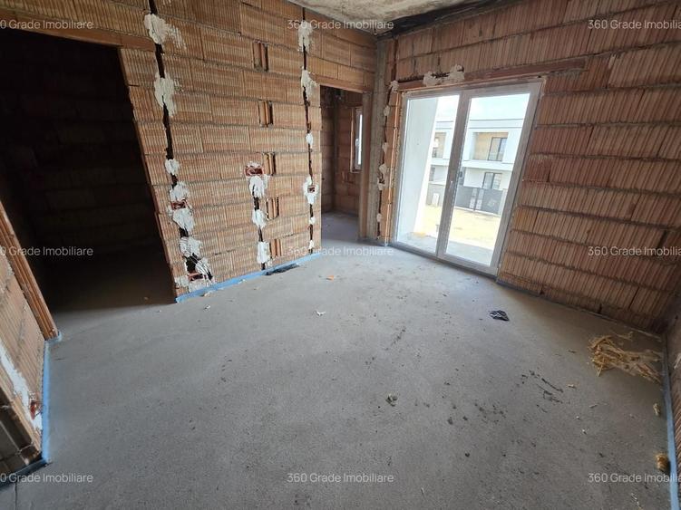 Duplex cu 5 camere cu Canalizare în Moșnița Nouă