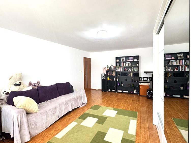 Apartament cu 3 camere în Giroc