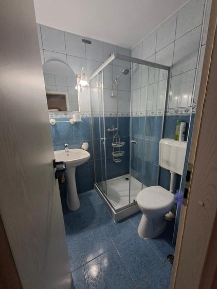 Apartament cu 4 camere decomandat în Aradului