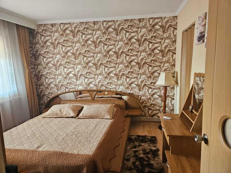 Apartament cu 3 camere decomandat în Ultracentral