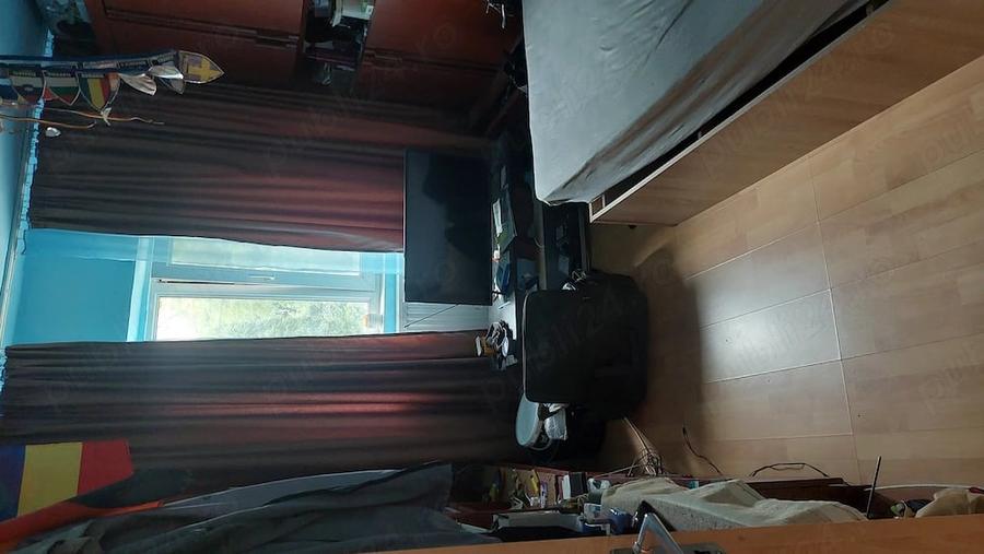 Apartament cu 4 camere decomandat în Lipovei