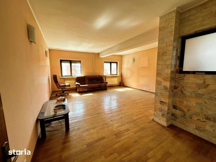 Casă cu 8 camere cu Teren 150 Mp în 13 Septembrie