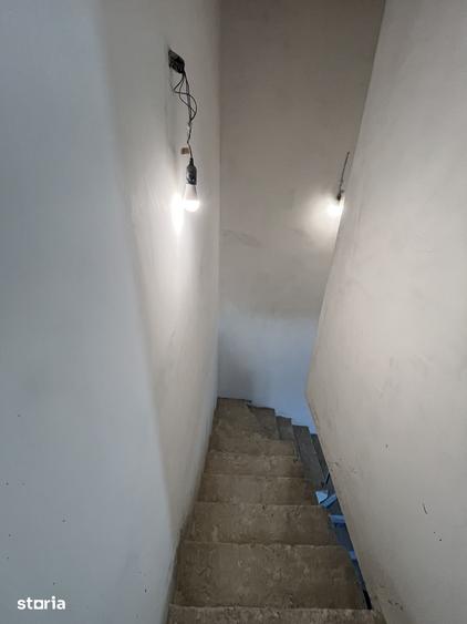 Casă cu 4 camere cu Teren 250 Mp în Vânători