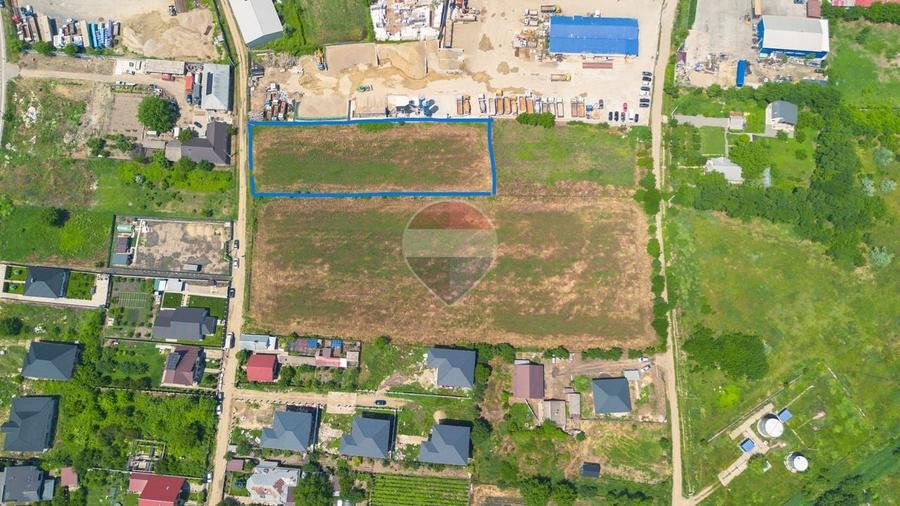 Teren agricol intravilan de 5099 mp, în Zorleni