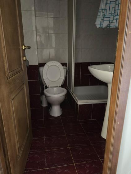 Apartament cu 4 camere decomandat, mobilat în Central