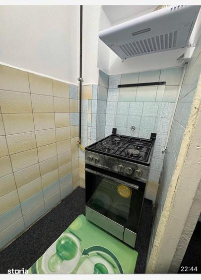 Apartament cu 4 camere decomandat în Central