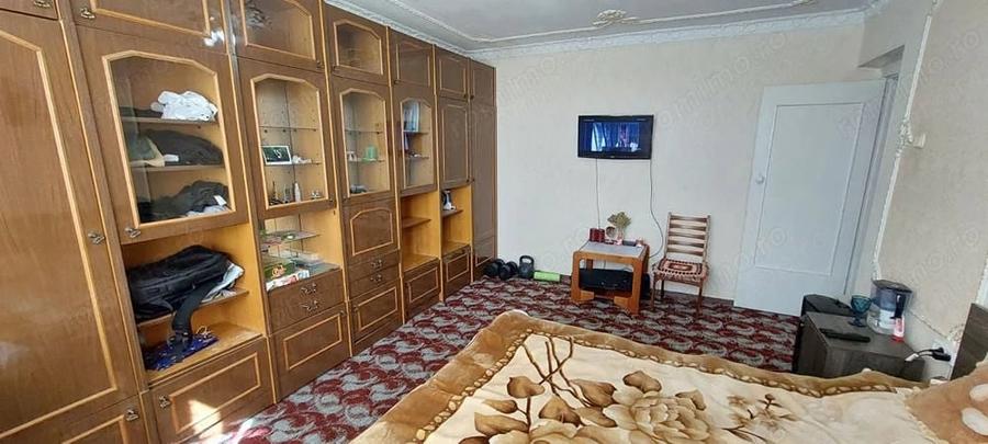 Inchiriere apartament cu 2 camere, situat in zona Pia?a Sudului. - 1
