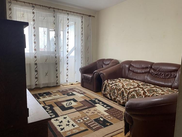 Apartament cu 2 camere decomandat în Aleea Trandafirilor