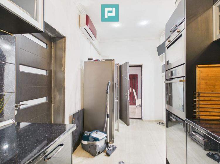Apartament cu 4 camere semidecomandat în Central