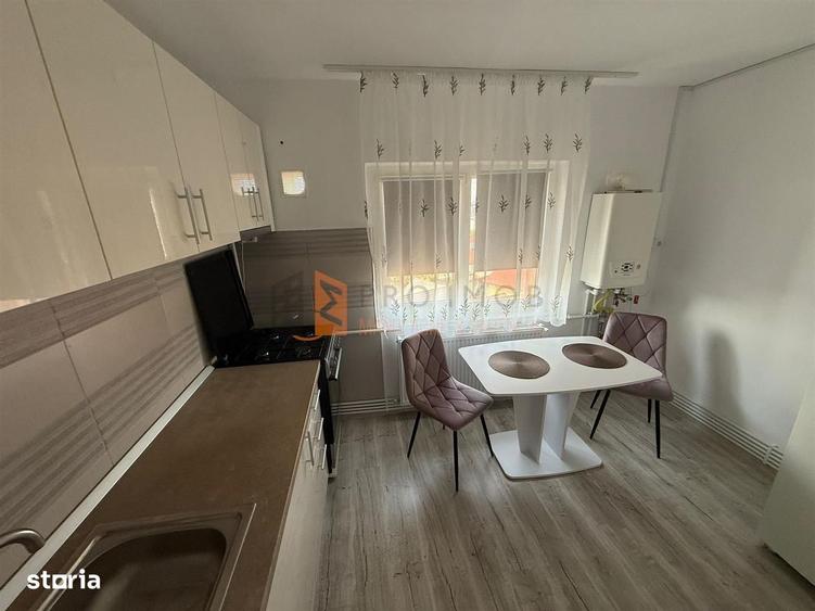 Garsonieră decomandată, mobilată în Micro 3